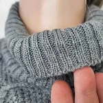 Jersey de cuello vuelto con el cuello muy ceñido, como arreglarlo en 3 minutos